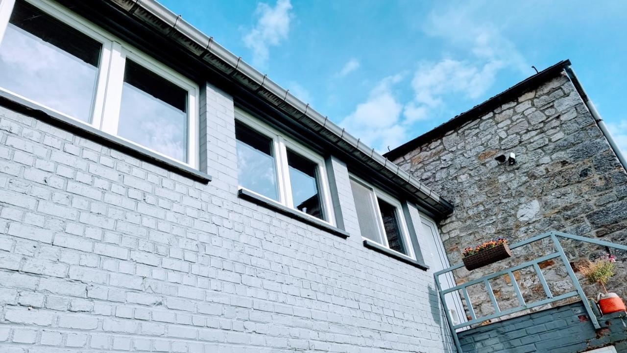 Le Gite De La Gray House Mettet Bagian luar foto